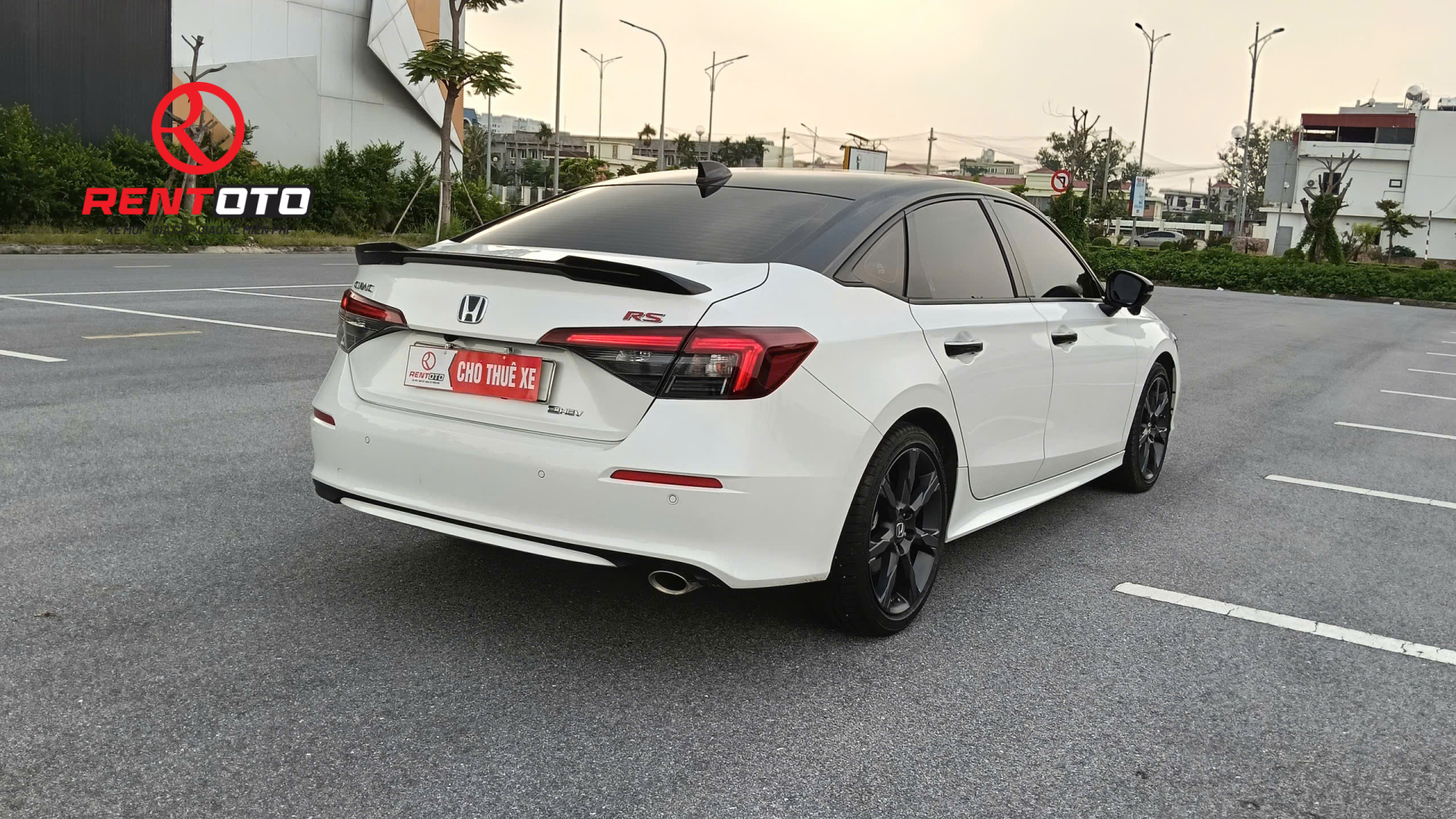 Cho thuê xe Civic tự lái 2025 HEV – Xe mới, tiết kiệm xăng