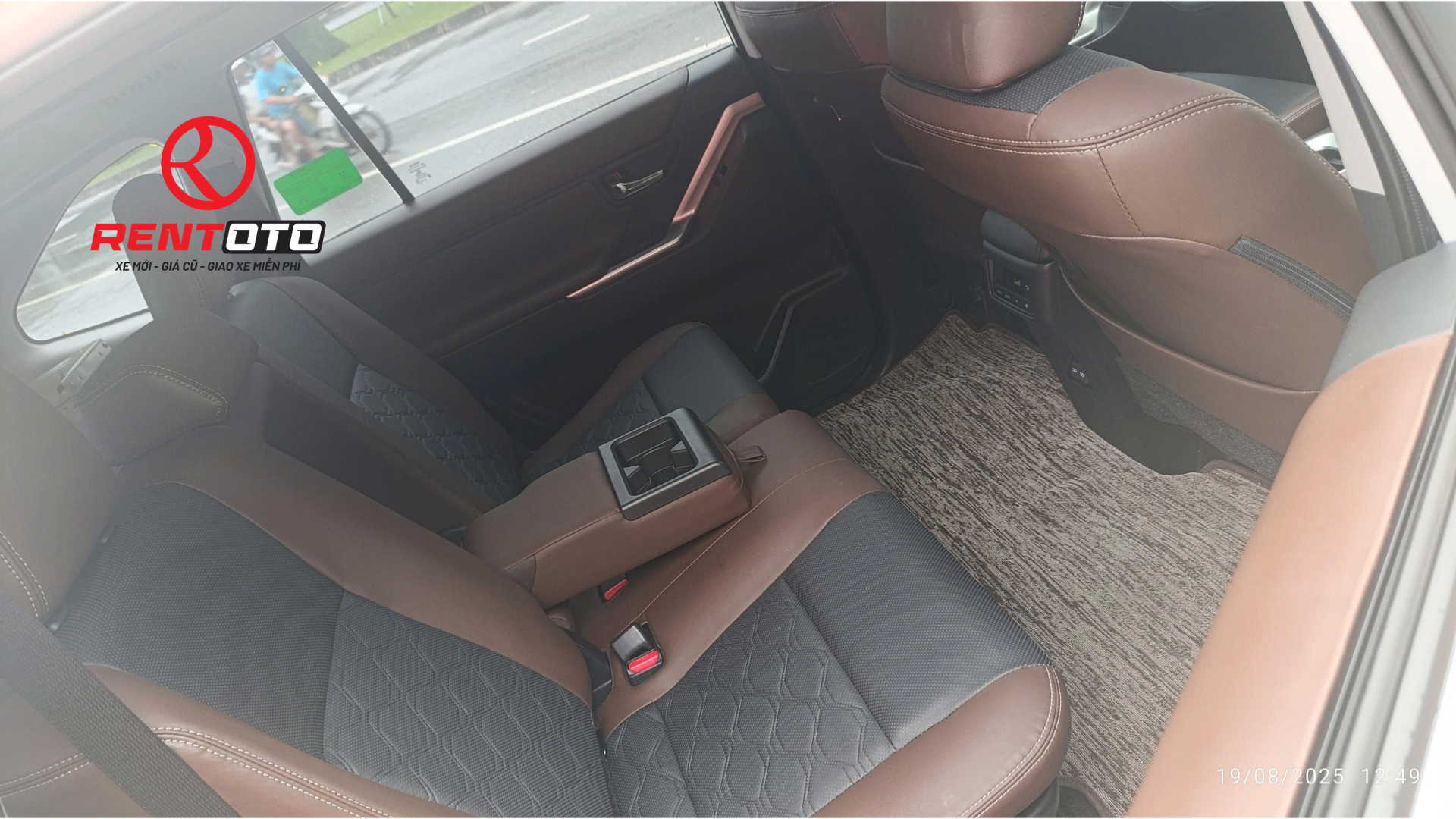Cho thuê xe Innova tự lái