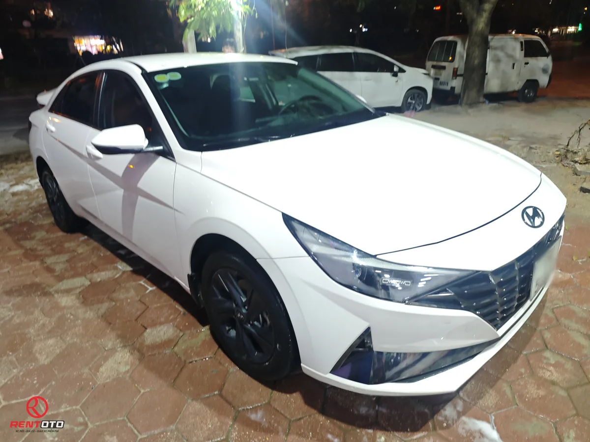 Thu&ecirc; xe tự l&aacute;i An Dương Hải Ph&ograve;ng xe Elantra cho gia đ&igrave;nh