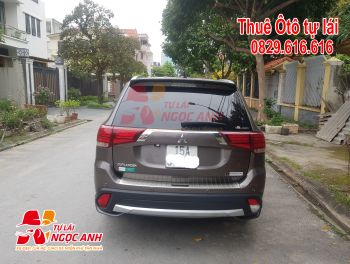 Thuê xe OUTLANDER tự lái